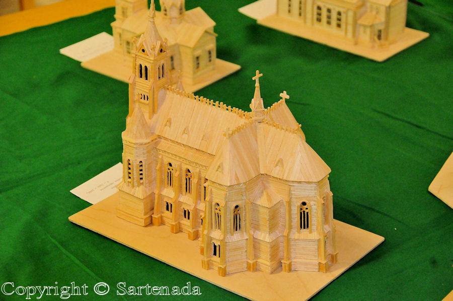 Church scale models from matches / Iglesias de maquetas de fósforos / Èglises maquettes d'allumettes