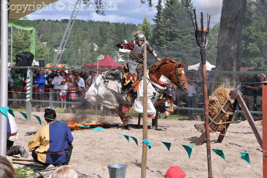 Medieval  knight tournament / Torneo Medieval / Médiéval tournoi chevaleresque