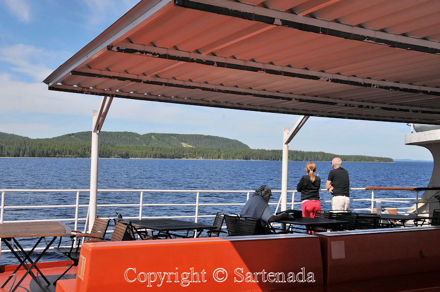 Midsummer cruise on Lake Pielinen / Crucero de Hogueras de San Juan en el Lago Pielinen / Croisière de la Saint-Jean sur le Lac Pielinen