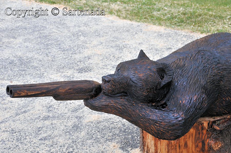 Bear carving contest2 / Concurso de tallado de oso2 / Concours de sculpture d'ours2 / Competition de entalhamento do urso2